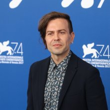Venezia 2017: Sebastiano Riso al photocall di Una famiglia