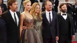 Jennifer Lawrence, Michelle Pfeiffer e Javier Bardem sul tappeto rosso di Madre! a Venezia 2017