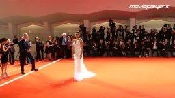 Venezia 2017: Penelope Cruz e Javier Bardem sul red carpet di Loving Pablo