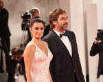 Penelope Cruz e Javier Bardem illuminano il red carpet di Venezia 2017 (FOTO e VIDEO)
