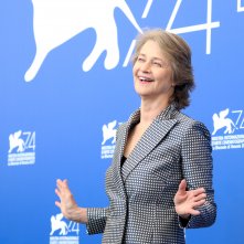 Venezia 2017: uno scatto di Charlotte Rampling al photocall di Hannah