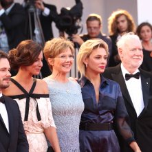 Venezia 2017: uno scatto della giuria sul red carpet della cerimonia di chiusura