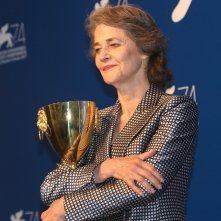 Venezia 2017: Charlotte Rampling al photocall dei premiati