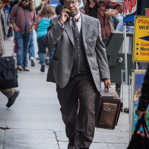 Roman J. Israel, Esq.: Denzel Washington cammina per la strada