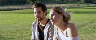 Tiro libero: Simone Riccioni e Maria Chiara Centorami in una scena del film