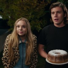 Noi siamo tutto: Nick Robinson e Taylor Hickson in una scena del film