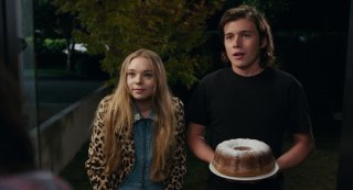 Noi siamo tutto: Nick Robinson e Taylor Hickson in una scena del film