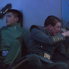 Valerian e la città dei mille pianeti: Kris Wu e Sam Spruell in una scena del film