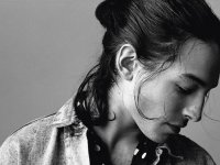 Ezra Miller, la polizia smentisce che sia sotto indagine per il video in cui prende per il collo una fan