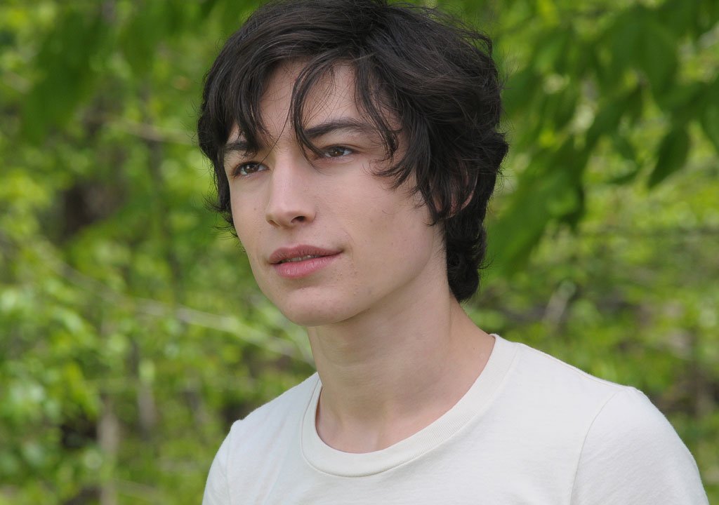 Ezra Miller in una scena di E ora parliamo di Kevin