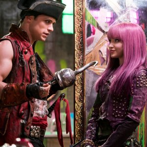 Descendants 2: Dove Cameron in una scena