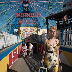 Wonder Wheel: una foto dell'attrice Juno Temple