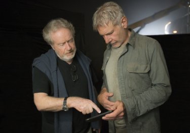 Blade Runner 2049: Ridley Scott e Harrison Ford sul set