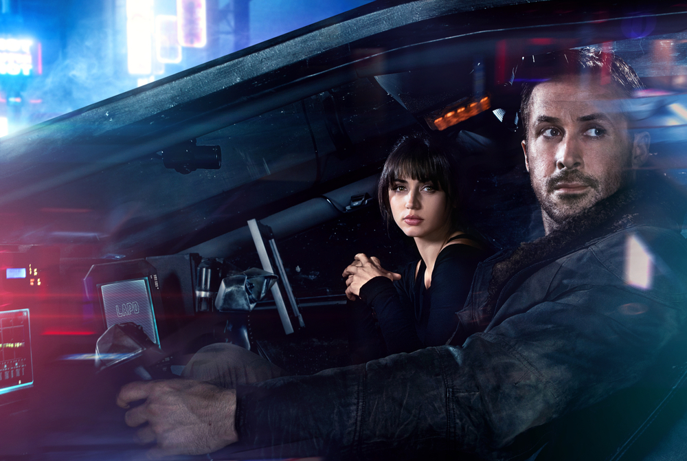 Blade Runner 2049   Special Shots Ew   02 Joi Ana De Armas K Ryan Gosling