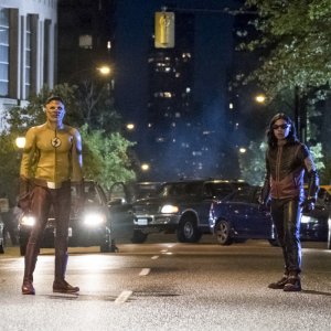 The Flash: Keiynan Lonsdale e Carlos Valdes nella première The Flash Reborn