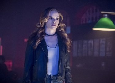 The Flash: una foto dell'attrice Danielle Panabaker in The Flash Reborn