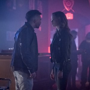 The Flash: Mark Sweatman e Danielle Panabaker in The Flash Reborn