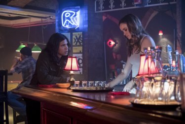 The Flash: Carlos Valdes e Danielle Panabaker in The Flash Reborn