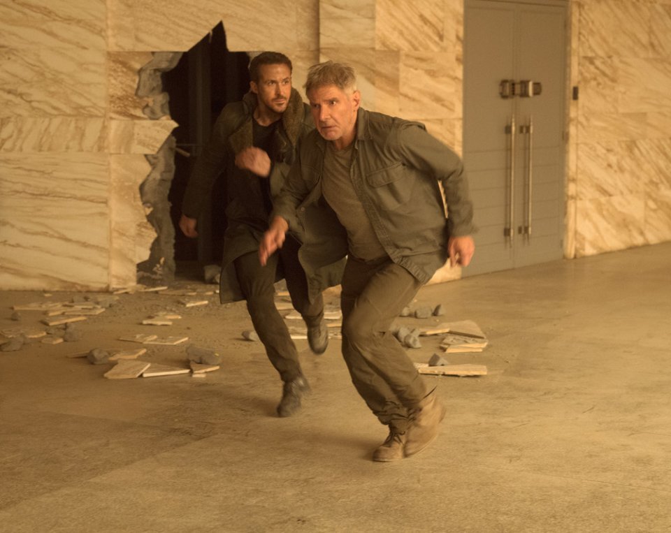 Blade Runner 2049: Harrison Ford e Ryan Gosling in una foto del film