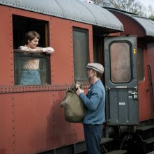 Mr. Ove: Filip Berg e Ida Engvoll in un momento del film