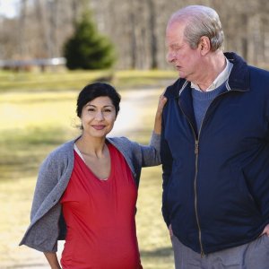 Mr. Ove: Rolf Lassgård e Bahar Pars in un momento del film