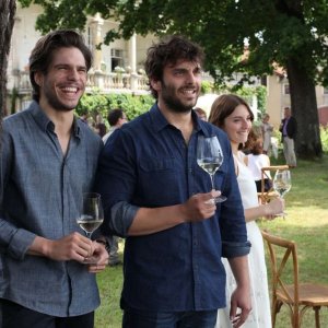 Ritorno in Borgogna: François Civil e Pio Marmaï in una scena del film