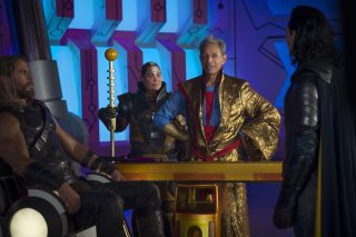 Thor: Ragnarok, Chris Hemsworth e Jeff Goldblum in una scena del film
