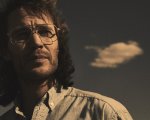 Waco: Taylor Kitsch e Michael Shannon nel primo trailer della serie evento