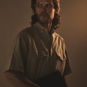 Waco: un'immagine di Taylor Kitsch nei panni di David Koresh 