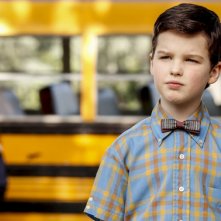 Young Sheldon: Iain Armitage in una sequenza