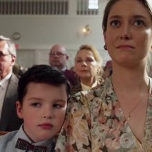 Young Sheldon: Iain Armitage e Zoe Perry in una scena