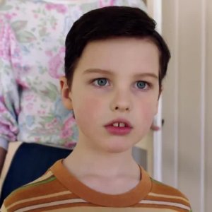 Young Sheldon: Iain Armitage in una scena