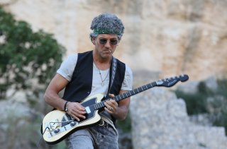 Chi m'ha visto: Beppe Fiorello in una scena del film