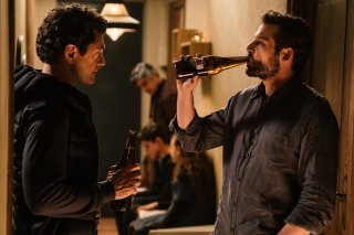 Il contagio: Vinicio Marchioni e Maurizio Tesei in un momento del film