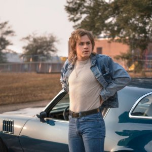 Stranger Things: Dacre Montgomery in una foto della seconda stagione