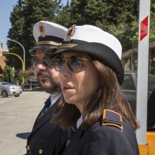 Nove lune e mezza: Lillo e Michela Andreozzi in una scena del film