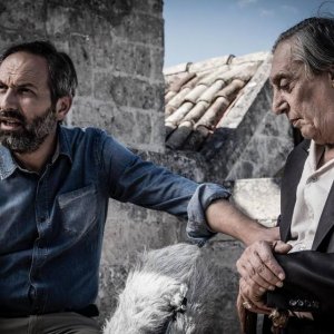 Il vangelo secondo Mattei: Antonio Andrisani e Flavio Bucci in una scena del film