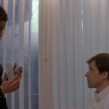 La moglie del soldato: Jaye Davidson e Stephen Rea in un momento del film