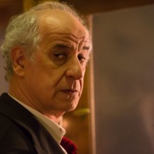 La ragazza nella nebbia: Toni Servillo in un momento del film