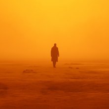 Blade Runner 2049: Ryan Gosling in una suggestiva immagine del film