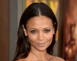 Han Solo: Ron Howard pubblica una foto con Thandie Newton in costume