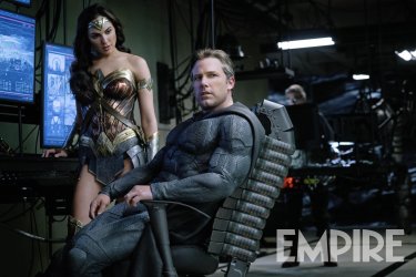 Justice League: Ben Affleck e Gal Gadot in una scena del film