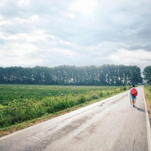 Le energie invisibili - Da Milano a Roma in cammino: una scena del documentario