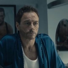 Jean-Claude Van Johnson: una scena con Jean-Claude Van Damme