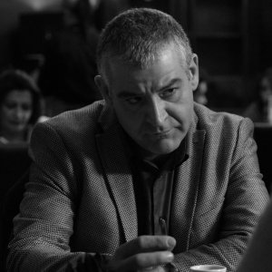 Senza fiato: un primo piano di Fortunato Cerlino