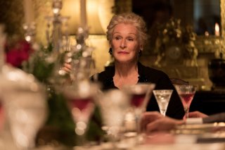 Mistero a Crooked House: Glenn Close in una scena del film