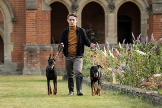 Mistero a Crooked House: Preston Nyman in una scena del film