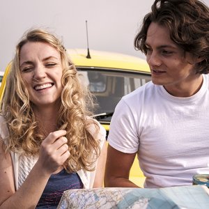 My Name is Emily: George Webster ed Evanna Lynch in una scena del film