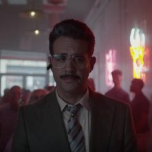 Mr. Robot: Bobby Cannavale in una scena della premiere della terza stagione