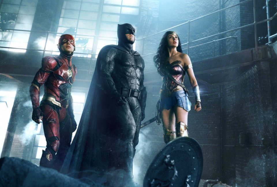 Justice League: The Flash, Batman e Wonder Woman in una nuova foto